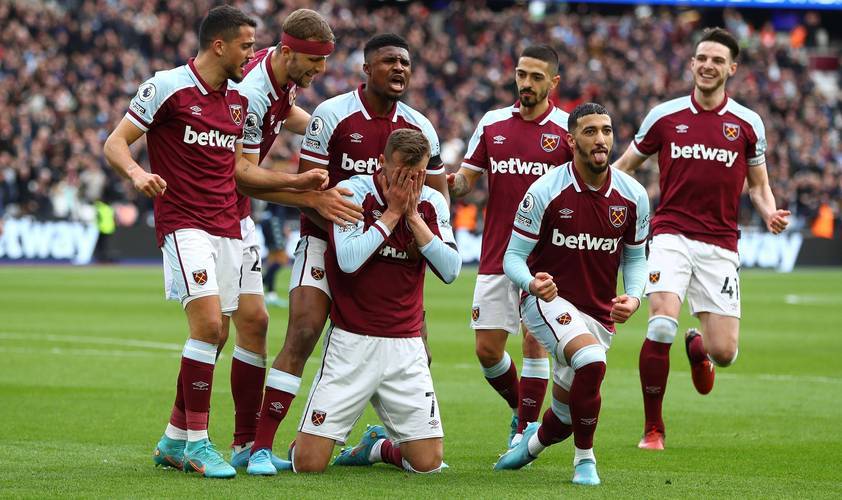 旭旭宝宝花2500万举办粉丝见面会，被质疑是作秀？回应有上亿资产不搬大城市的原因，引发热议！